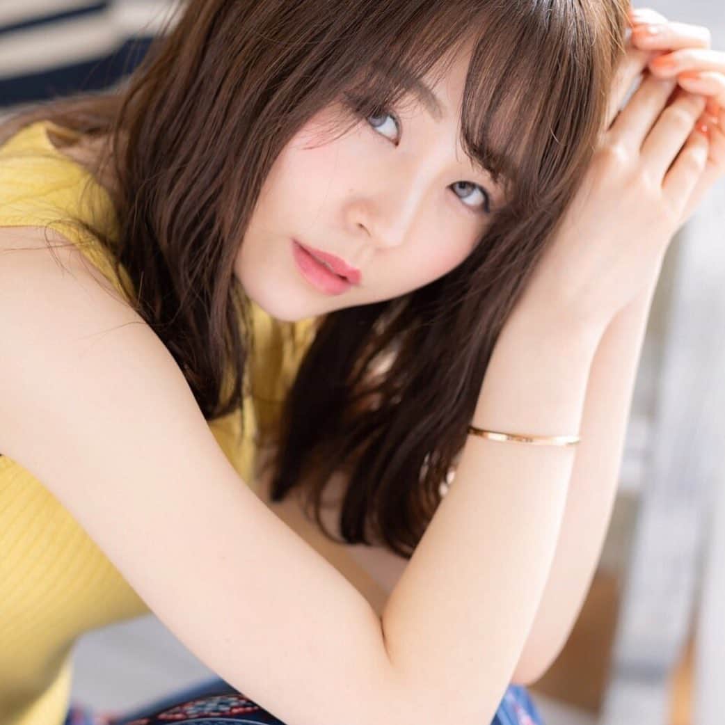 のインスタグラム：「大好きな紅茶 スワイプしてね▶︎▶︎▶︎ ・ #りーまる #サロモ #サロンモデル #インフルエンサー #フリーモデル#フリーランスモデル#撮影データ #撮影モデル募集 #広告モデル #ファッション ・ ・ ・ ・ Photo 📷清家さん ・ ・ ・ ・ ・ ・ お腹が空いたときは、 香りがあまーーーい紅茶を飲んで気を紛らわす時があります🐶💐 ・ ・ ルピシアはフレーバーの種類もおおく、 大好きな茶葉やさん！ ・ ・ 今回はいちごフレーバーかいました🍓 ダイエッターの方！香りが甘い作戦おすすめです🐶💓 （私もがんばるぞ！） ・ ・ ・ 〈 撮影依頼募集中〉 7月の撮影依頼おまちしてます♪ DMくださると嬉しいです💐 よろしくお願い致します☺︎ ・ ・ ・ ・ #アパレルモデル #りーまるグルメ #ポートレートモデル #被写体モデル#カメラマンさんと繋がりたい #サロンモデル募集 #作品撮り #ダイエット #写真好きな人と繋がりたい  #美容好きな人と繋がりたい #ミディアムヘア #セミロング#女子力アップ #プチプラコーデ  #小顔になりたい #guコーデ #紅茶 #ルピシア #ダイエット方法 #透明感」