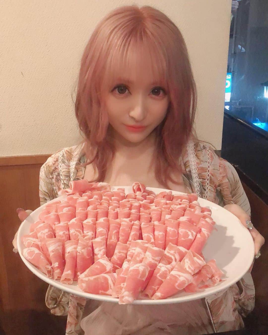 桜井莉菜のグルメインスタ