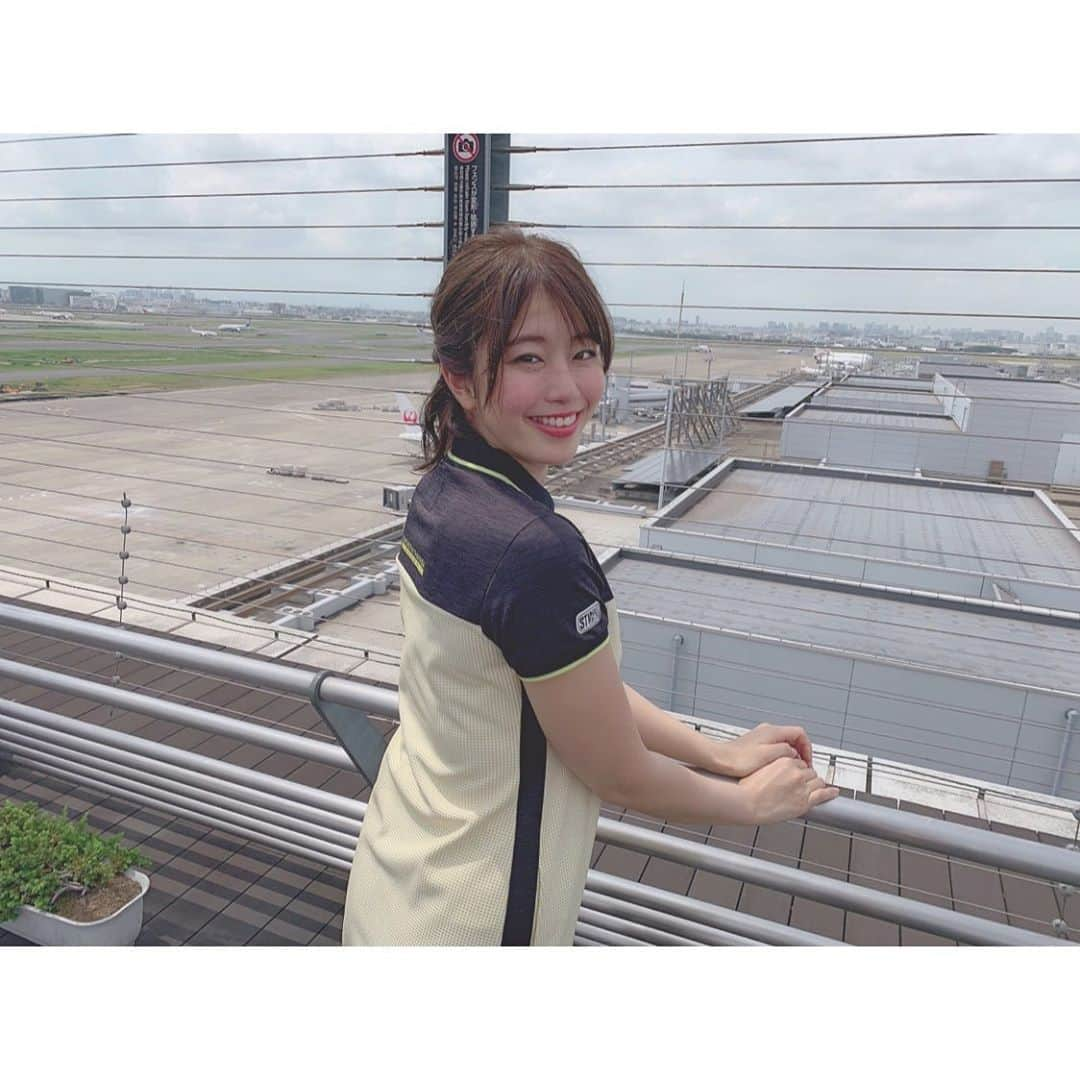 稲村亜美さんのインスタグラム写真 - (稲村亜美Instagram)「ゴルフスイッチ 羽田で収録でした〜✈️ 何で空港でゴルフ？と思うかもしれませんが🍧 第1ターミナルにオシャレなゴルフスポットがあるんです #ゴルフネットワーク #稲村亜美 #thehanedahouse  #gdogolferslinkshaneda  #under25samanthathavasa」6月21日 9時50分 - inamura_ami