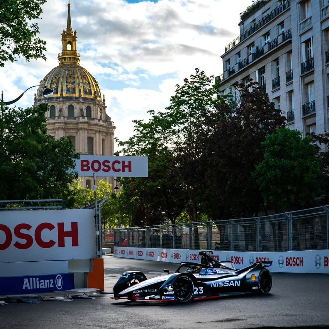 Nissanさんのインスタグラム写真 - (NissanInstagram)「From one monument to the next! 😎 This weekend our #Nissan e.dams team is off to the #SwissEPrix. #NissanFormulaE #FormulaE」6月21日 10時00分 - nissan
