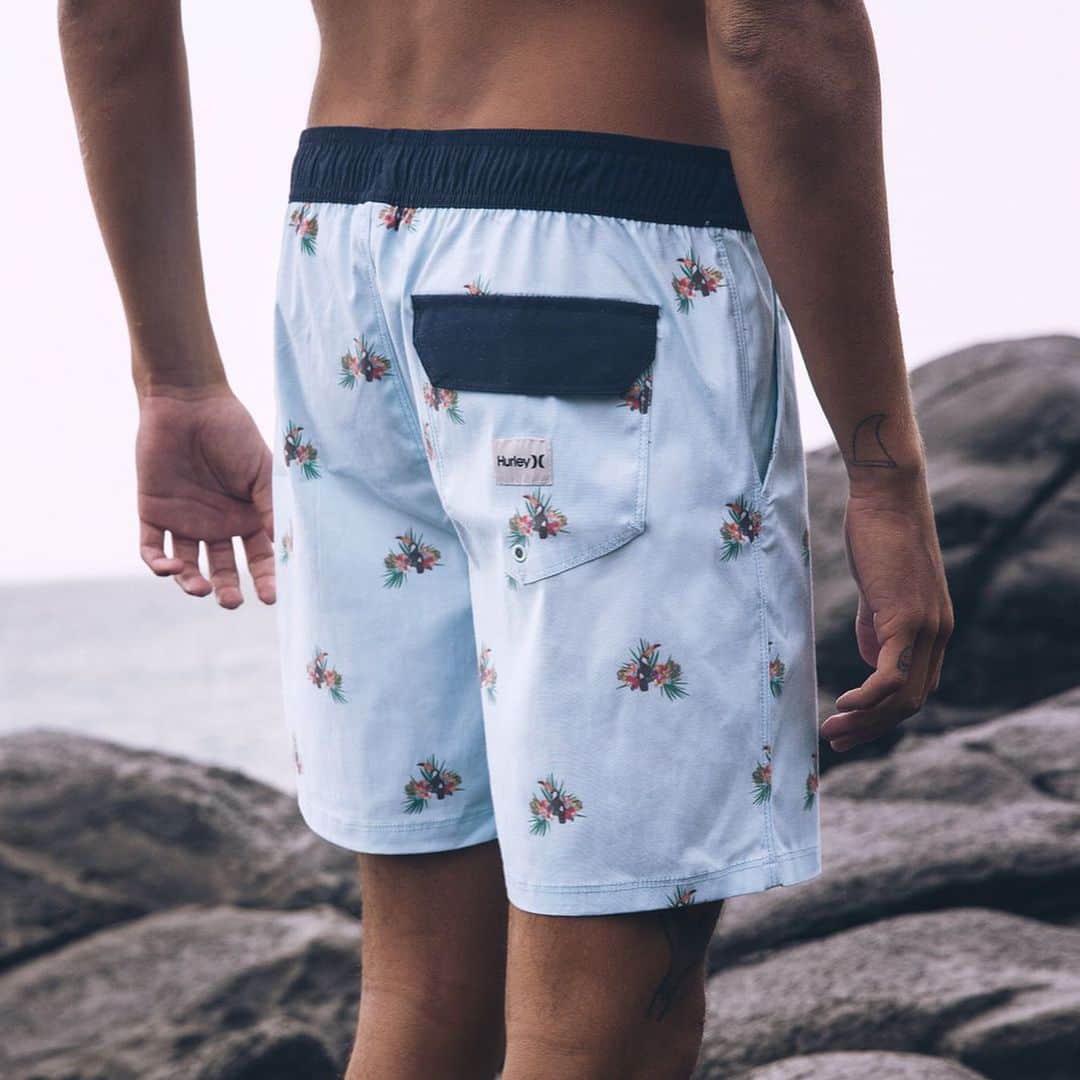 hurleyさんのインスタグラム写真 - (hurleyInstagram)「Introducing the Swim Trunk. ⠀⠀⠀ Elastic waist.  Shorter length.  Endless fun. ⠀⠀⠀ Tap to shop, then hit the link in our bio to explore all our latest swim trunks.⚡️ – Featured: @evanmock Captured by: @baileyrebeccaroberts」6月21日 1時00分 - hurley