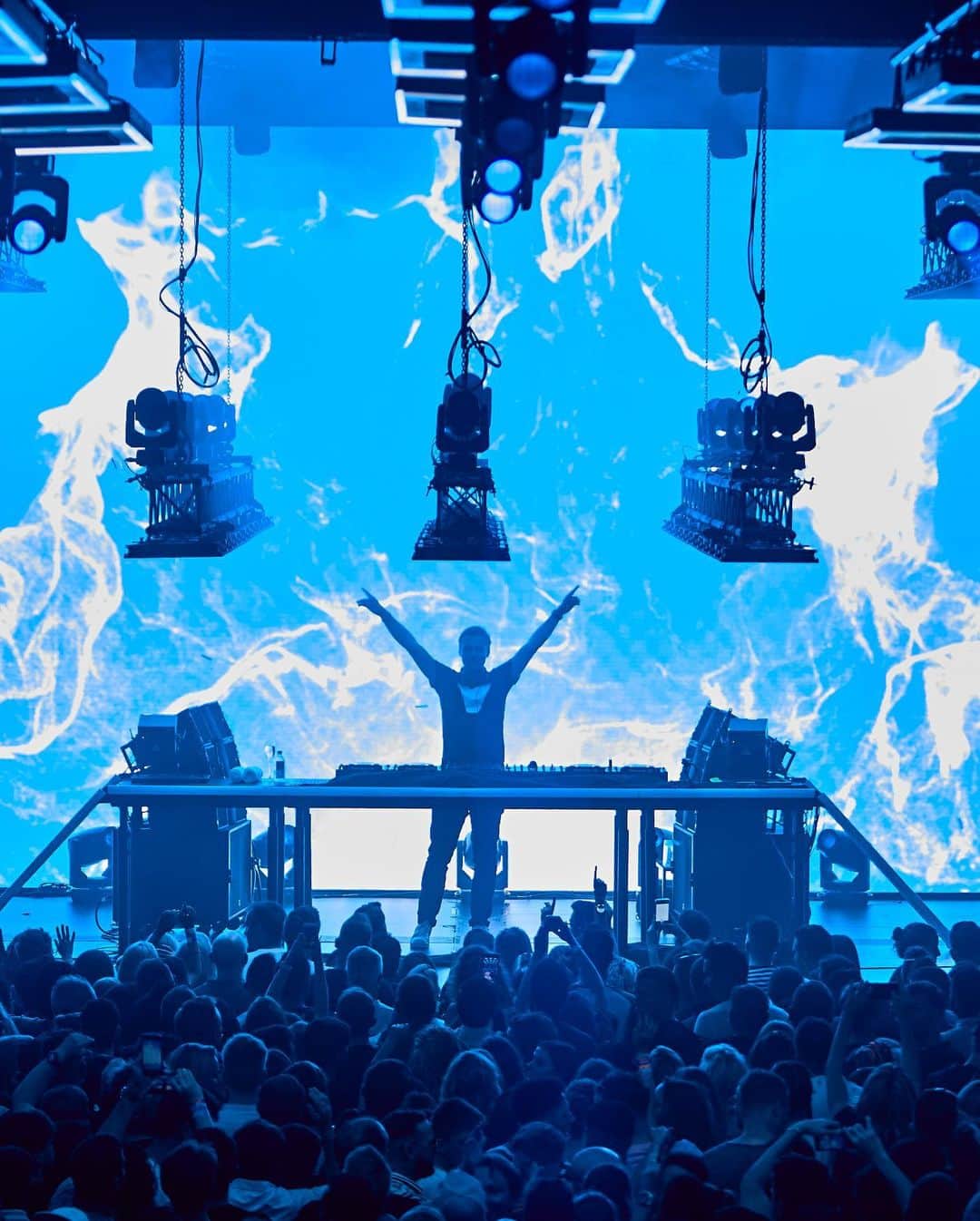 Armin Van Buurenさんのインスタグラム写真 - (Armin Van BuurenInstagram)「Thank you Ibiza for round 2! 🙏 See you next week! #ClubWithUs」6月21日 1時04分 - arminvanbuuren