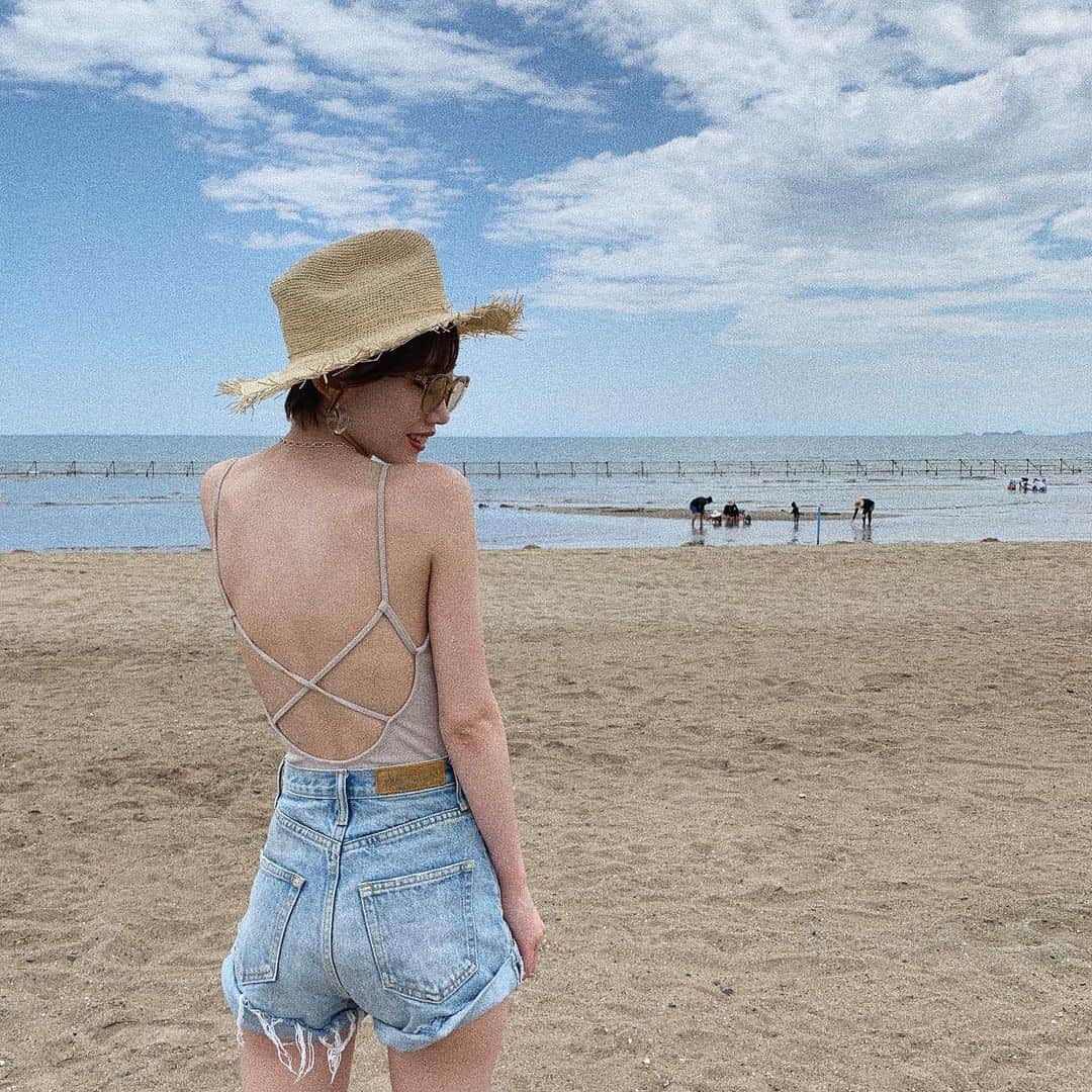 ukapiのインスタグラム：「. . 今年初海🏖 . #潮干狩り#髪の毛伸ばそうかな #todayful」
