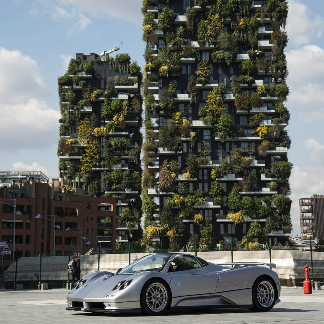 パガーニ・アウトモビリのインスタグラム：「Timeless.  #pagani #zonda #zonda20」