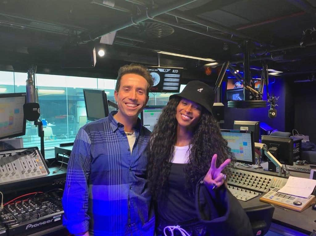 ニック・グリムショーさんのインスタグラム写真 - (ニック・グリムショーInstagram)「a Grammy award winning globally renowned performance artist pictured here with @ciara」6月21日 1時17分 - nicholasgrimshaw