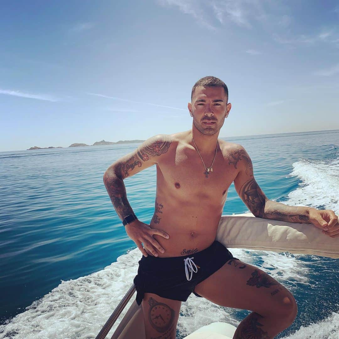 ルイージ・セーペのインスタグラム：「total relax」