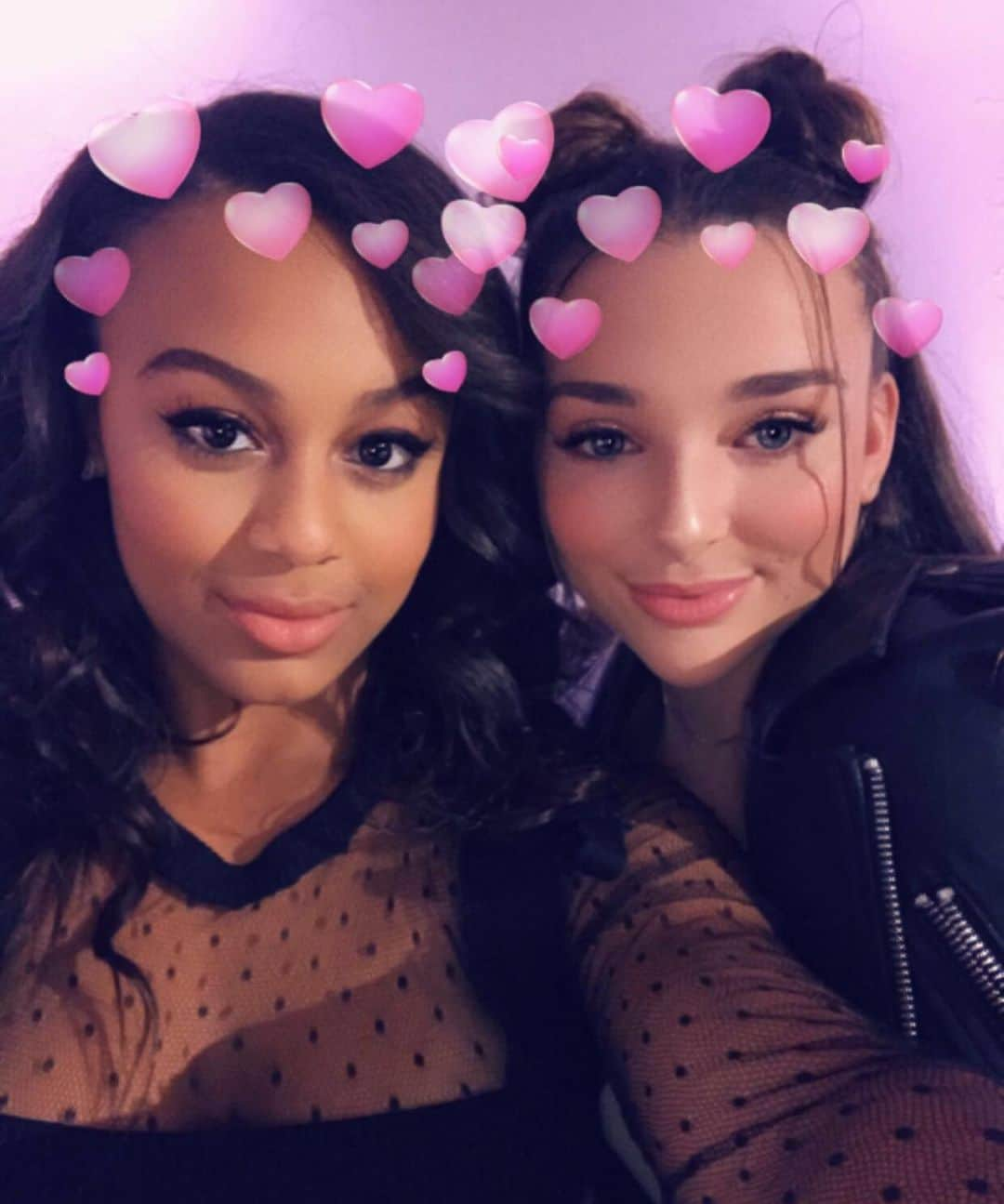 ケンドール・バーツさんのインスタグラム写真 - (ケンドール・バーツInstagram)「Screaming happy birthday to my girl @niasioux💘 how are you 18, this blows my mind!!! Hope you have a beautiful day celebrating:) I love and miss you soooooo much💖 please enjoy these throwback pics」6月21日 1時20分 - kendallvertes