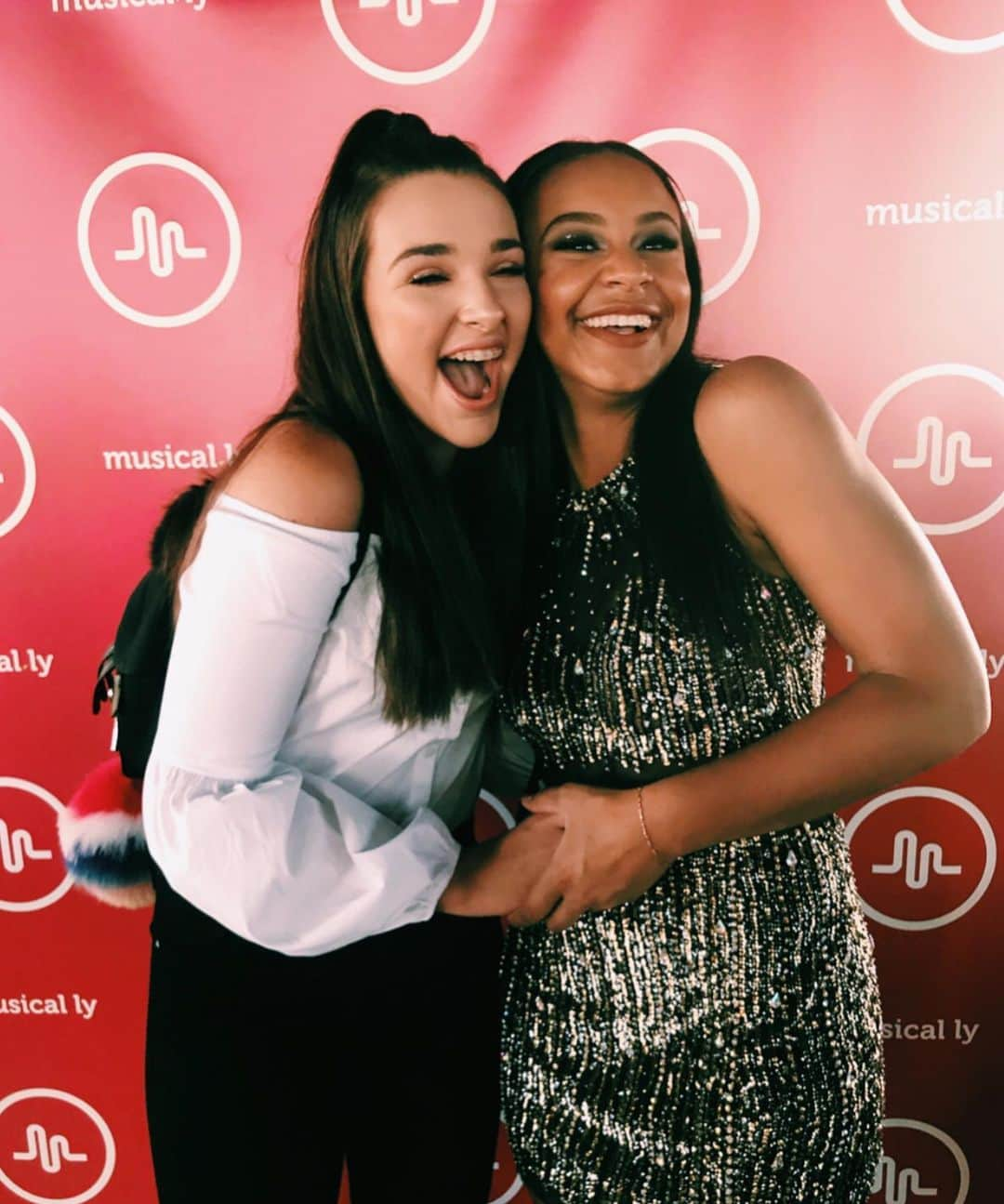 ケンドール・バーツさんのインスタグラム写真 - (ケンドール・バーツInstagram)「Screaming happy birthday to my girl @niasioux💘 how are you 18, this blows my mind!!! Hope you have a beautiful day celebrating:) I love and miss you soooooo much💖 please enjoy these throwback pics」6月21日 1時20分 - kendallvertes