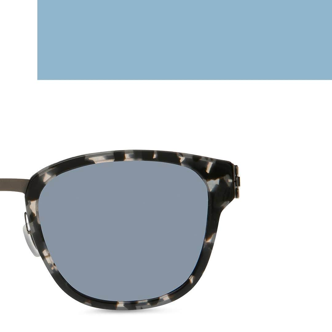 アイシー ベルリンさんのインスタグラム写真 - (アイシー ベルリンInstagram)「Need new shades for summer? Why not try HOMER H. from our new Black Crystal colorway? We bet it would suit you well!  #icBerlin #noscrews #luxuryeyewear #eyewear #sunglasses #innovativeeyewear #transparent #glasses #hybridsun #premiumeyewear #Berlin #eyeweardesign #eyewearstyle #eyewearshop #durability」6月21日 1時20分 - icberlinofficial
