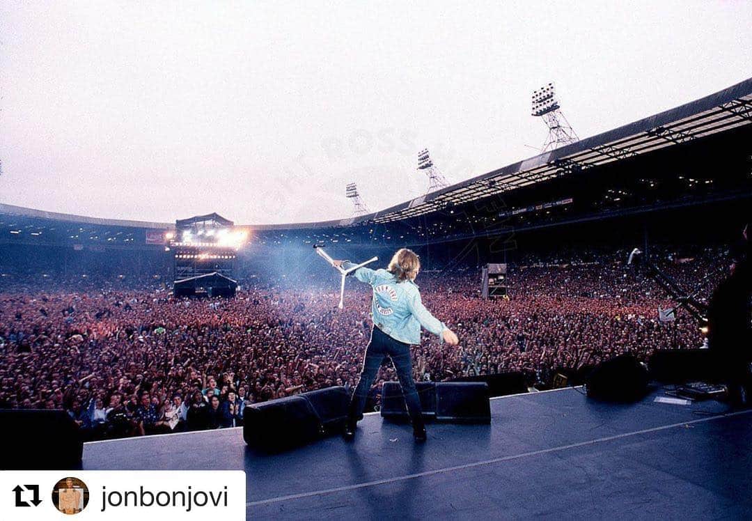 Bon Joviさんのインスタグラム写真 - (Bon JoviInstagram)「“Hey Wembley, remember us?” -JBJ」6月21日 1時33分 - bonjovi