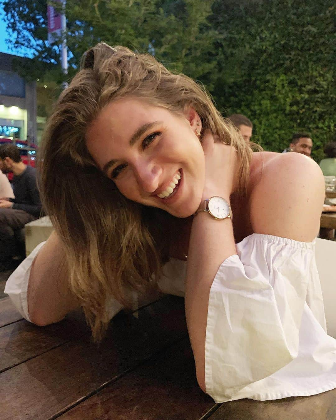 Elliana Shayna Pogrebinskyさんのインスタグラム写真 - (Elliana Shayna PogrebinskyInstagram)「Laughing is the easiest way of forgetting 🌟」6月21日 1時43分 - elliana_pogrebinsky