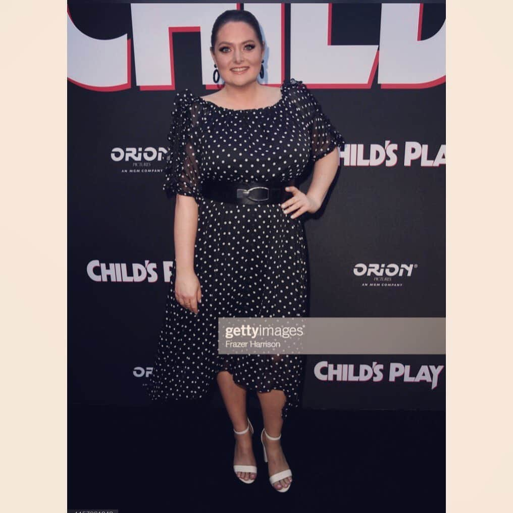 ローレン・アッシュさんのインスタグラム写真 - (ローレン・アッシュInstagram)「Last night at the #ChildsPlay premiere in Hollywood! Swipe for more pics!  Makeup by @robrumseymua  Hair by @guiniushair  Styled by @miskellyjohnson  Dress by @citychicusa  Shoes by @sam_edelman」6月21日 1時52分 - laurenelizabethash