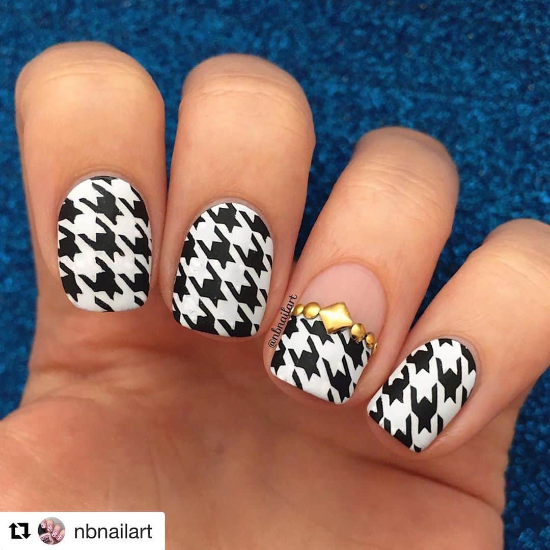 Nail Designsさんのインスタグラム写真 - (Nail DesignsInstagram)「Credit: @nbnailart ・・・ Hello! 🖤  Finished with matte top coat. . ⚪️ @essence_cosmetics - Wild white ways 🖤 stamping polish - @moyra_nailpolish_and_stamping ▪️stamping plate - @beautybigbangs @beautybigbangnail XL-045 👉🏻 use my coupon code, NAGY10 for 10% off at beautybigbang.com when you shopping! 🔸 gold studs - @bornprettyofficial ▫️ @moyra_nailpolish_and_stamping matte top coat . Hope you like it! ☺️ Have a nice day! 🤗❤️ . #nail #nails #notd #nailpolish #instanails #körmök #nailartwow #nailswag #nails2inspire #nailitdaily #nailgasm #nailsoftheday #naillove #nailfashion #nailaddict #nailartoohlala #nailsofinstagram #nailart #cutenails #💅🏻 #stampingnailart #stampingnails #mattenails #beautybigbang #beautybigbangs #beautybigbangnail #beautybigbangreview」6月21日 1時47分 - nailartfeature