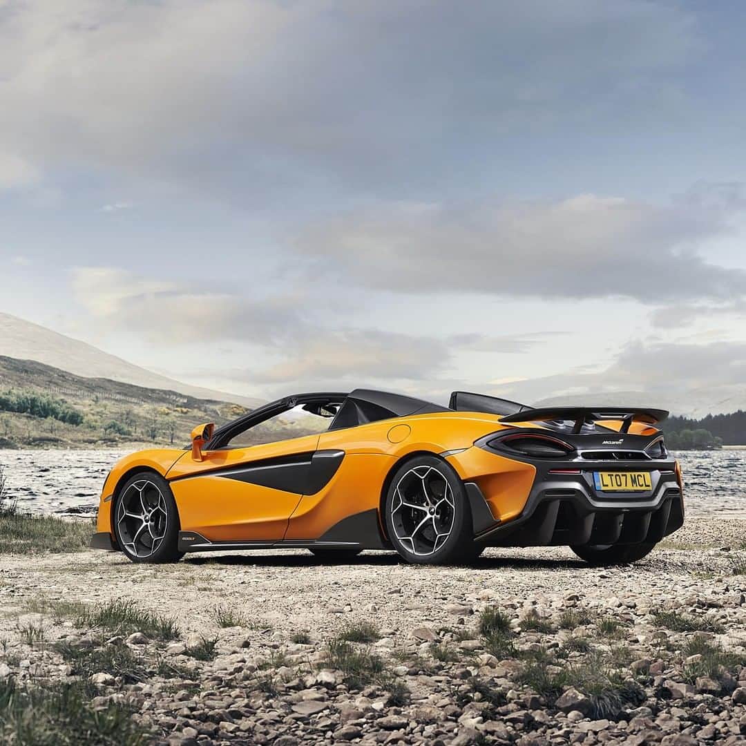 McLaren Automotiveさんのインスタグラム写真 - (McLaren AutomotiveInstagram)「The noise from the twin-turbo V8 in the #600LTSpider is felt as much as heard. Simply breath-taking. But #DidYouKnow it offers significant aerodynamic advantages as well?」6月21日 1時49分 - mclarenauto