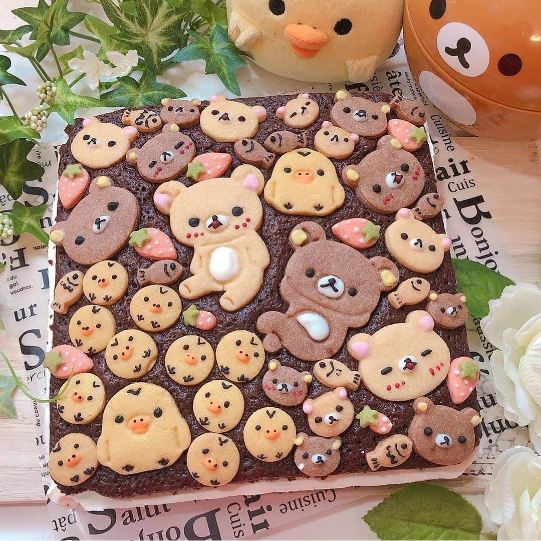 Rilakkuma US（リラックマ）さんのインスタグラム写真 - (Rilakkuma US（リラックマ）Instagram)「@seiko.ne.jp created the most adorable Rilakkuma cookie cake! We appreciate the little round Kiiroitoris, too! Tag a friend who'd like this! . . . #Rilakkumaus #sanx #kawaii #cutefood #dessert #cookies #baking #リラックマ #サンエックス」6月21日 2時04分 - rilakkumaus