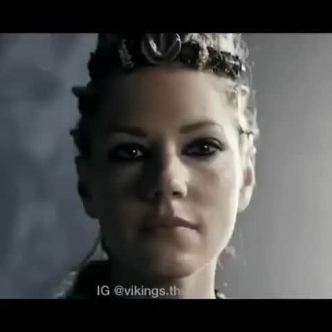 キャサリン・ウィニックのインスタグラム：「Sneak peek of Season 6 ⚔️ 👑 ⚔️ Who’s missing Vikings right now? 🙋🏼‍♀️」