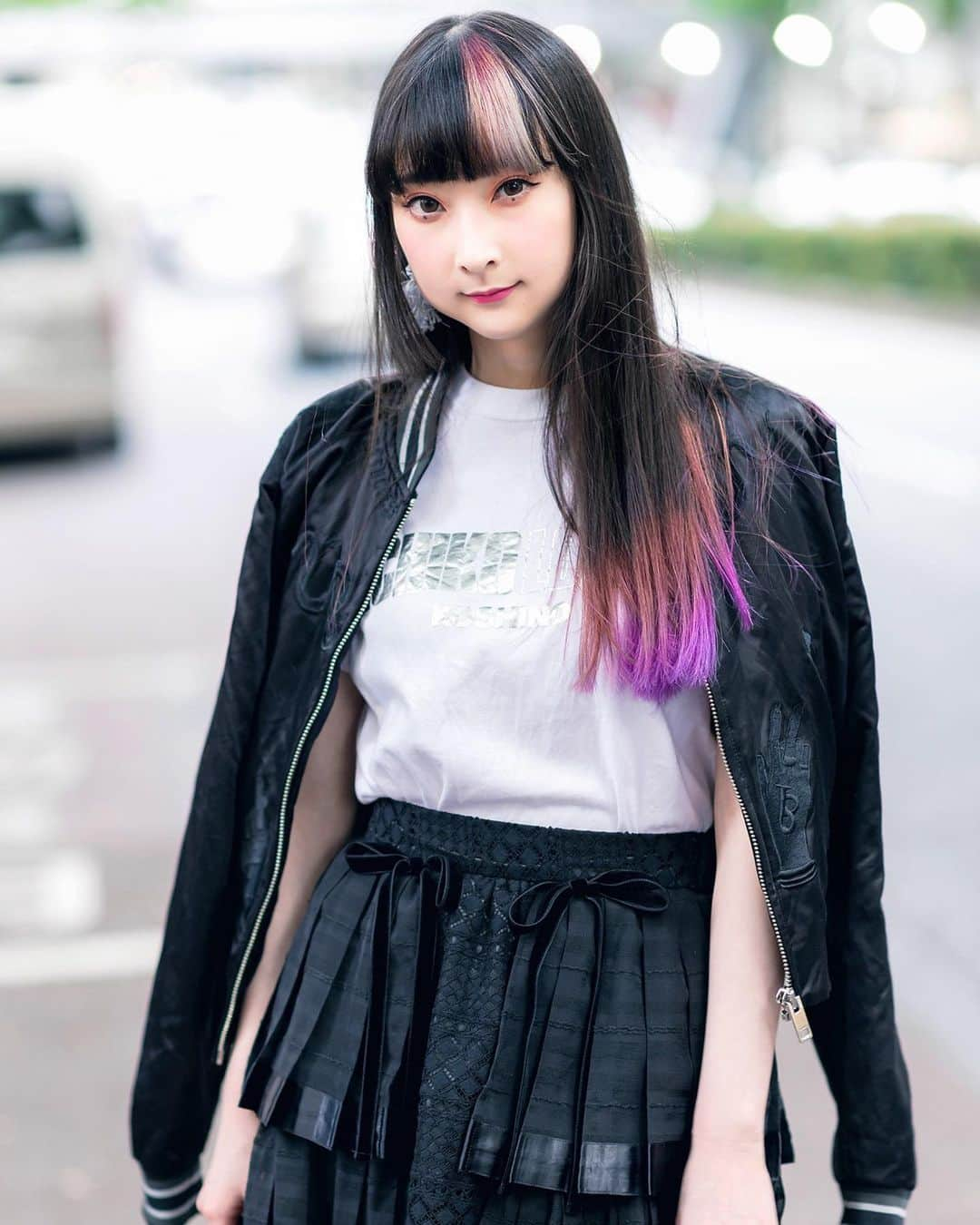 Harajuku Japanさんのインスタグラム写真 - (Harajuku JapanInstagram)「@RinRinDoll on the street in Harajuku wearing a satin jacket off shoulder over a @MichikoKoshino t-shirt, a Rurumu tiered skirt, loose socks, and Puma sneakers.」6月21日 2時20分 - tokyofashion