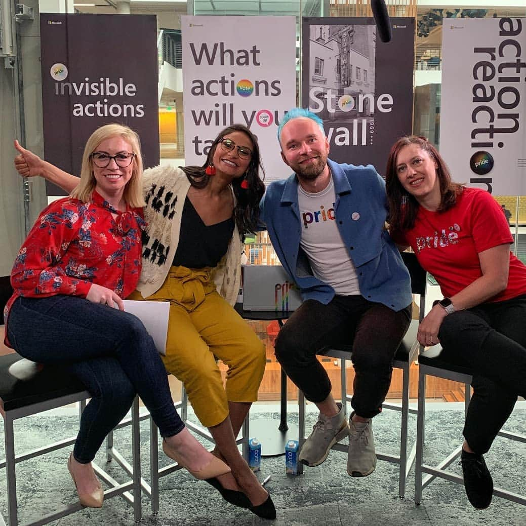 Microsoftさんのインスタグラム写真 - (MicrosoftInstagram)「All smiles on set while filming our latest episode of #MicrosoftUnboxed.⁣⁣ ⁣⁣ This week, Sonia and Colleen are joined by Aleksey and Selena to discuss all things #Pride at Microsoft🏳️‍🌈⁣⁣ ⁣⁣」6月21日 2時25分 - microsoft