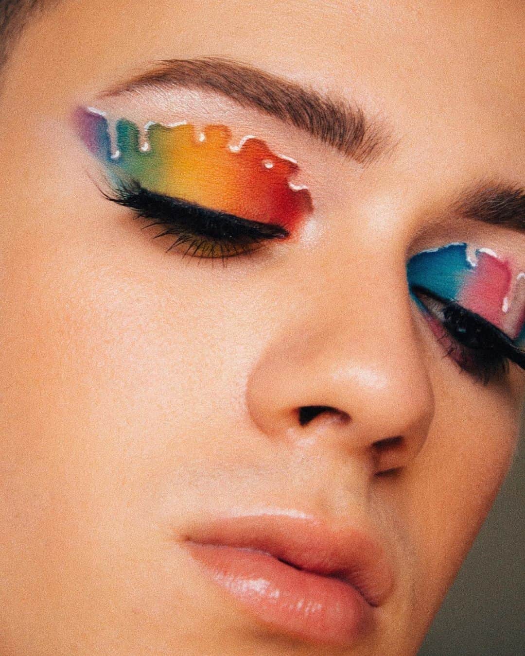 NYX Cosmeticsさんのインスタグラム写真 - (NYX CosmeticsInstagram)「Came thru drippin' 💧🌈 @mattxiv creates this colorful #EOTD using our Ultimate Shadow Palette in 'Brights' + White Liquid Liner 🔥 || Inspired by @chloefitzmua & @jamescharles #nyxcosmetics #nyxprofessionalmakeup #crueltyfreebeauty #proudartistryforall」6月21日 2時30分 - nyxcosmetics