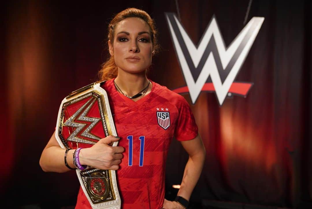 レベッカ・ノックスのインスタグラム：「The 2019 FIFA Women’s #WorldCup is here. The Man will be watching.  #AllEyesOnUS @FOXSports」