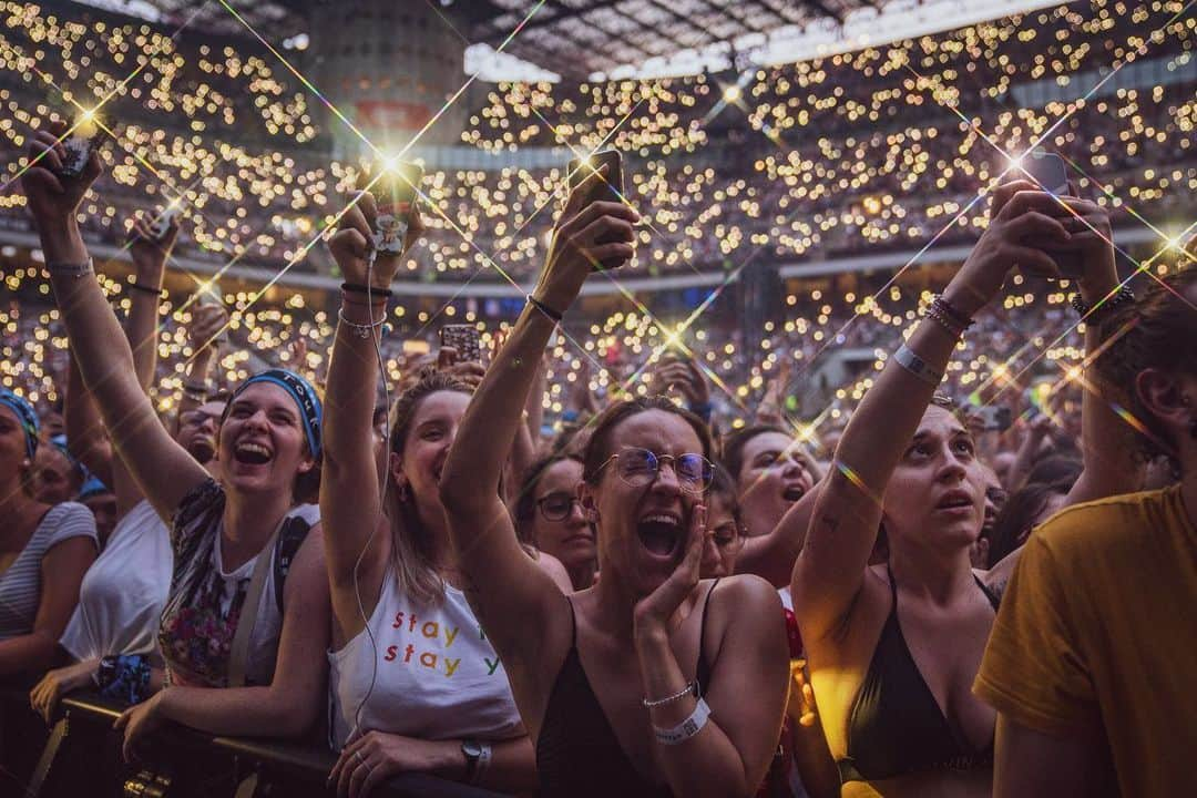 エド・シーランさんのインスタグラム写真 - (エド・シーランInstagram)「Milan ! 📸 @zakarywalters #dividetour」6月21日 3時01分 - teddysphotos