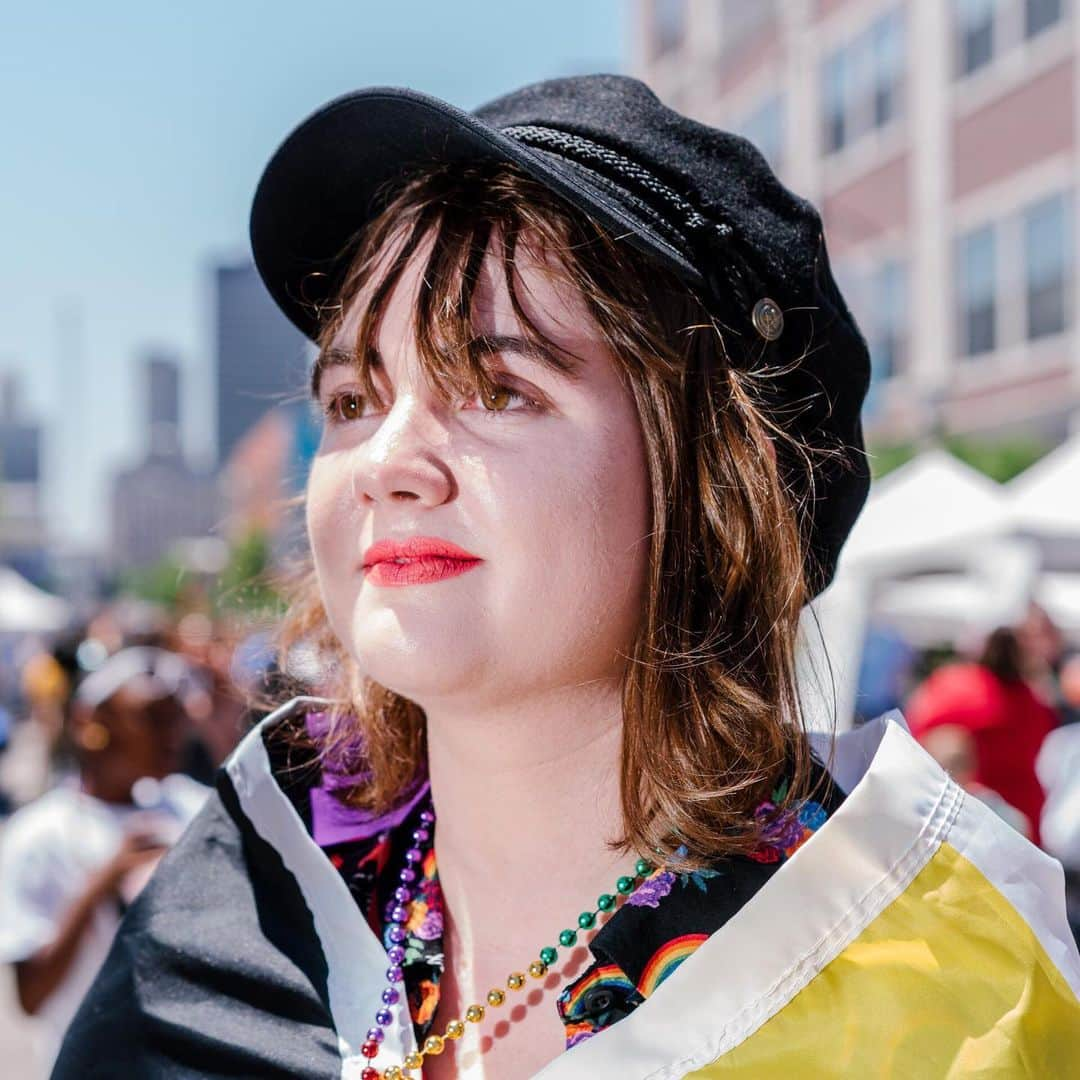 ニューヨーク・タイムズさんのインスタグラム写真 - (ニューヨーク・タイムズInstagram)「Eight months before the all-important Iowa caucuses, Democratic presidential candidates spoke at the capital city’s #Pride celebration to show their support for the #lgbtq community. One after another, candidates like Mayor @pete.buttigieg of South Bend, Ind., who is vying to become the nation’s first openly gay president, took the mic and addressed crowds decked out in rainbow garb. We spoke with some of the celebrants about the issues that matter most to them. Visit the link in our bio to learn more. @jakenaughton shot these portraits. #🏳️‍🌈」6月21日 2時58分 - nytimes