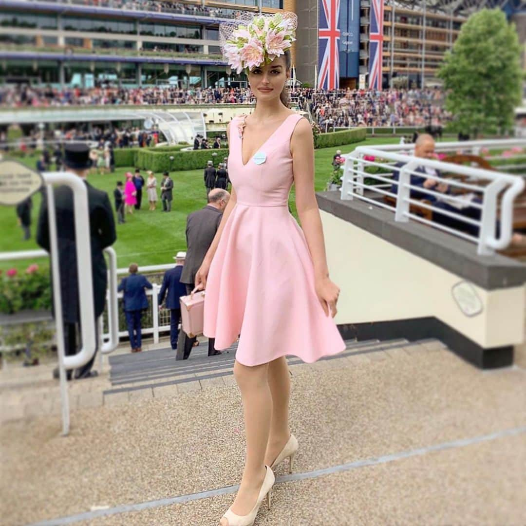 ピアーズアトキンソンさんのインスタグラム写真 - (ピアーズアトキンソンInstagram)「💖 Repost #chic @nickri13 who wore #pink and #piersatkinson and successfully avoided the @ascotracecourse #fashionpolice #👍 ・・・ On Ladies Day We Wear Pink 🌷 #HappyThursday #LadiesDay #RoyalAscot #RoyalAscot2019 #RoyalAscotRacecourse #Pink #Flower #Model #LondonModel #ModelLondon #influencer #ukmodel #brandambassador #beautiful #instagood #GoodVibes #Ootd #OutfitOfTheDay #otd #picOfTheDay #pictureoftheday #photooftheday」6月21日 3時04分 - piersatkinson