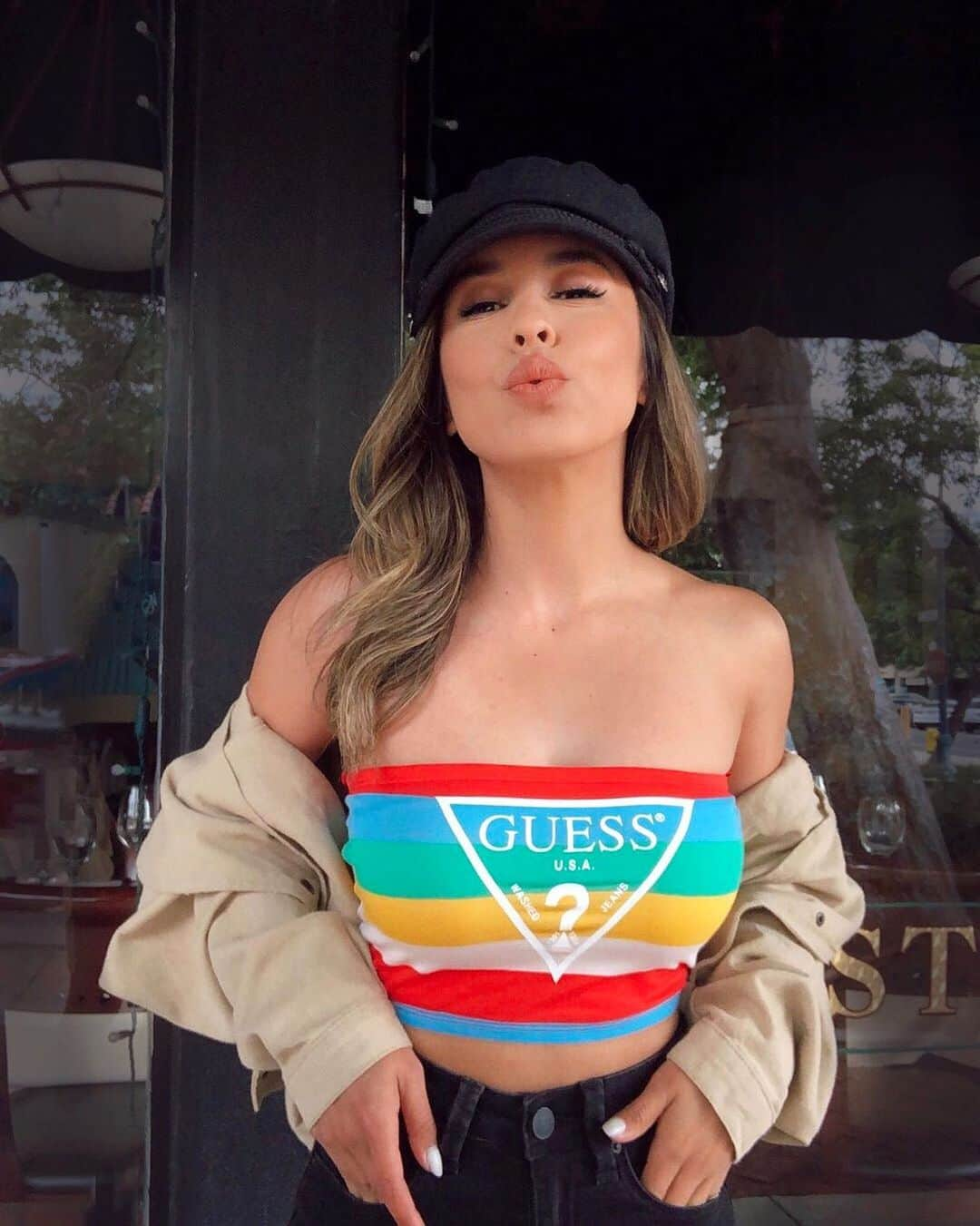 ゲスさんのインスタグラム写真 - (ゲスInstagram)「besos babe 🌈💋 Be sure to tag us @guess + #LoveGUESS for a chance to be featured like #GUESSBabe @radruuby」6月21日 3時13分 - guess