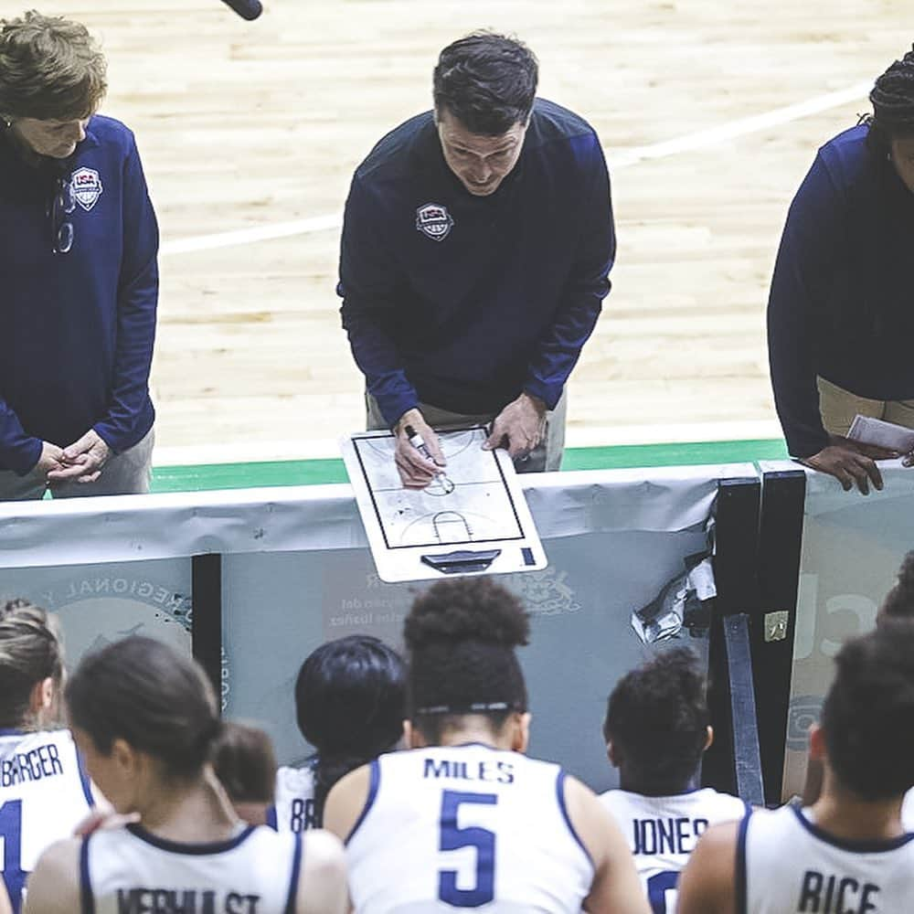 USA Basketballさんのインスタグラム写真 - (USA BasketballInstagram)「A 75-point average margin of victory for the USA U16 Women through three games in Chile 🙌🏼」6月21日 3時14分 - usabasketball