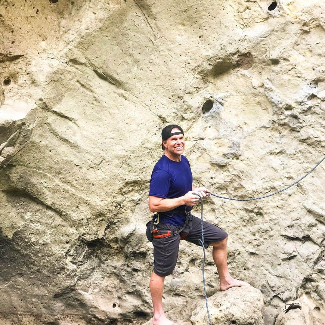 ジェイソン・ルイスさんのインスタグラム写真 - (ジェイソン・ルイスInstagram)「Living and loving outside 🧗🏼‍♂️🧗🏼‍♂️🧗🏻‍♂️🧗🏻‍♀️」6月21日 3時15分 - jasonleelewis