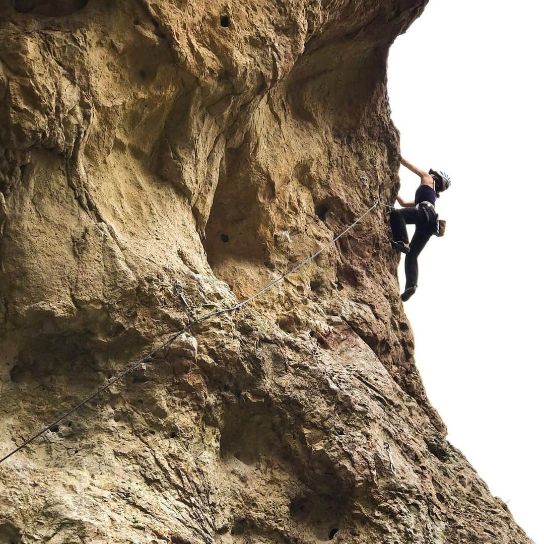 ジェイソン・ルイスさんのインスタグラム写真 - (ジェイソン・ルイスInstagram)「Living and loving outside 🧗🏼‍♂️🧗🏼‍♂️🧗🏻‍♂️🧗🏻‍♀️」6月21日 3時15分 - jasonleelewis