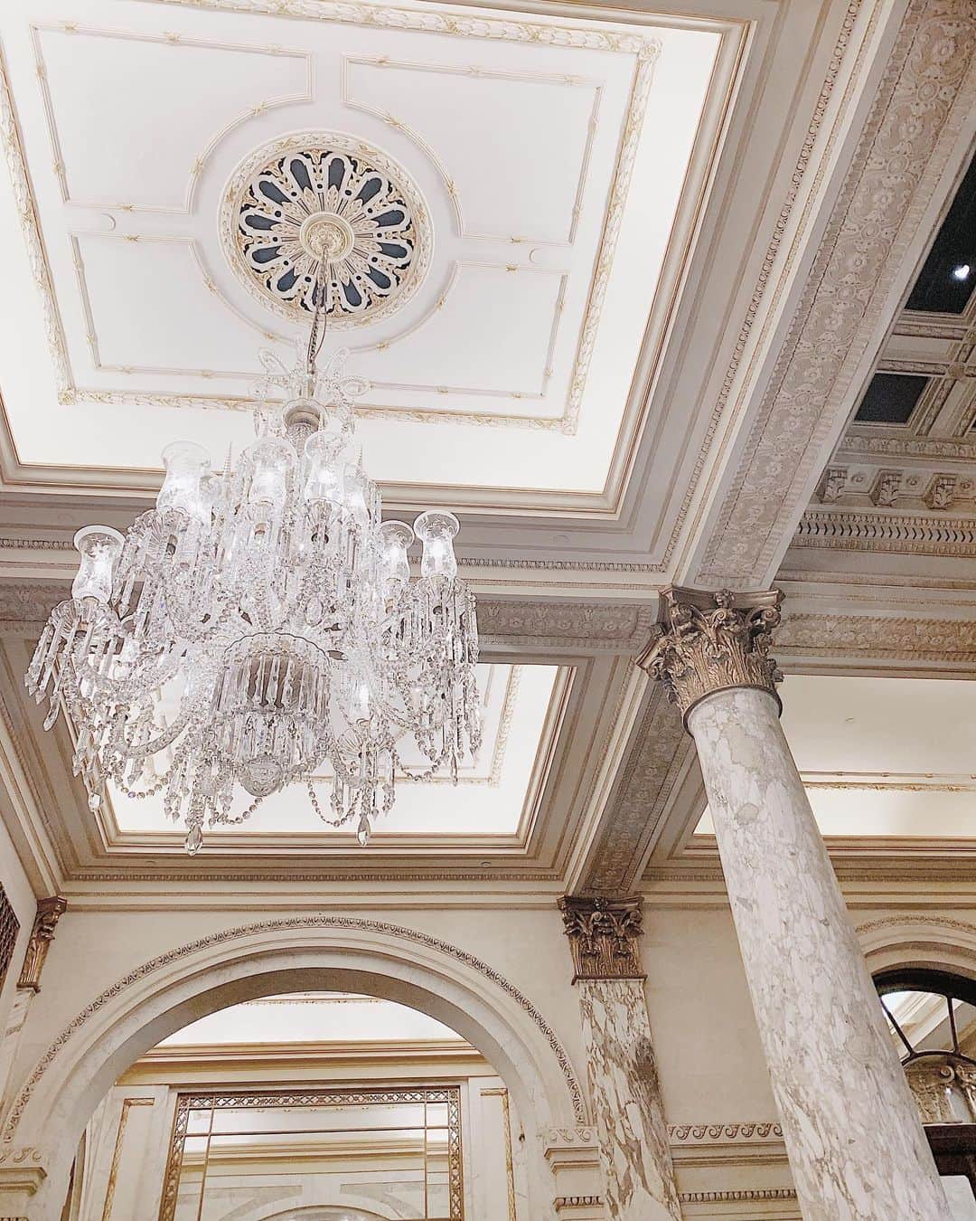 のインスタグラム：「Details of the Plaza ✨」