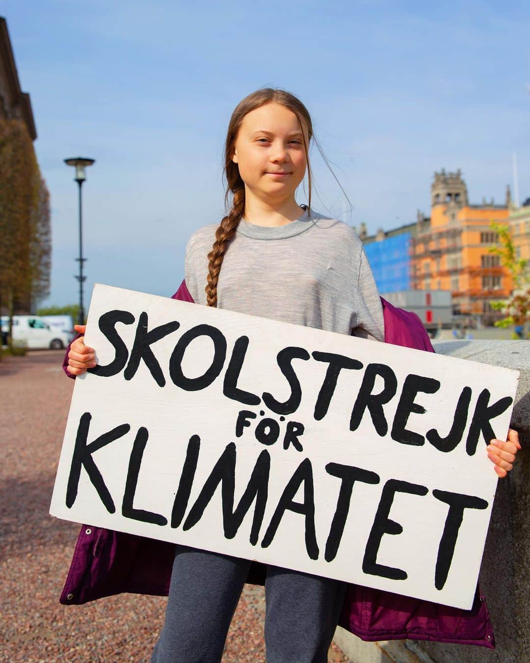 Instagramさんのインスタグラム写真 - (InstagramInstagram)「Meet Greta Thunberg (@gretathunberg). She’s a 16-year-old advocate for climate change activism and founder of the School Strike for Climate movement. 🌍🌱 “When I was younger, I decided to start striking every Friday until Sweden was in line with the Paris Agreement,” says Greta, who was nominated this year for a Nobel Peace Prize. “If we all do something, we can accomplish anything.” Today on our story and our IGTV, learn more about Greta in our new weekly series #Advocates, highlighting people around the world who are sparking positive change. ✨」6月21日 3時36分 - instagram