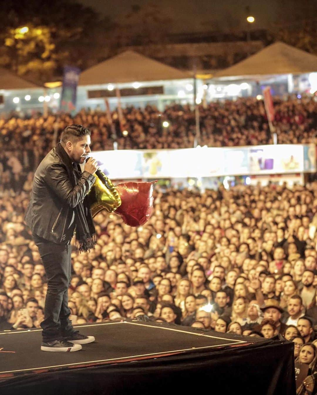 Jorge & Mateusさんのインスタグラム写真 - (Jorge & MateusInstagram)「Foi assim o nosso encontro em Lages. Confira os registros. Valeeeu, gente! Hoje vamos nos ver em Petrolina/PE. 🙏🏻❤️😍」6月21日 3時29分 - jorgeemateus