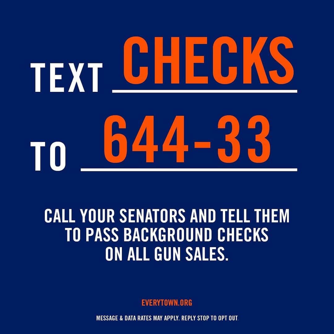 ジュリアン・ムーアさんのインスタグラム写真 - (ジュリアン・ムーアInstagram)「It’s been more than 100 days since the House passed background checks on all gun sales. It’s time for the Senate to act.  Join me in calling our senators to demand they pass #BackgroundChecksNow: Text CHECKS to 644-33 to be connected @Everytown @MomsDemand」6月21日 3時31分 - juliannemoore