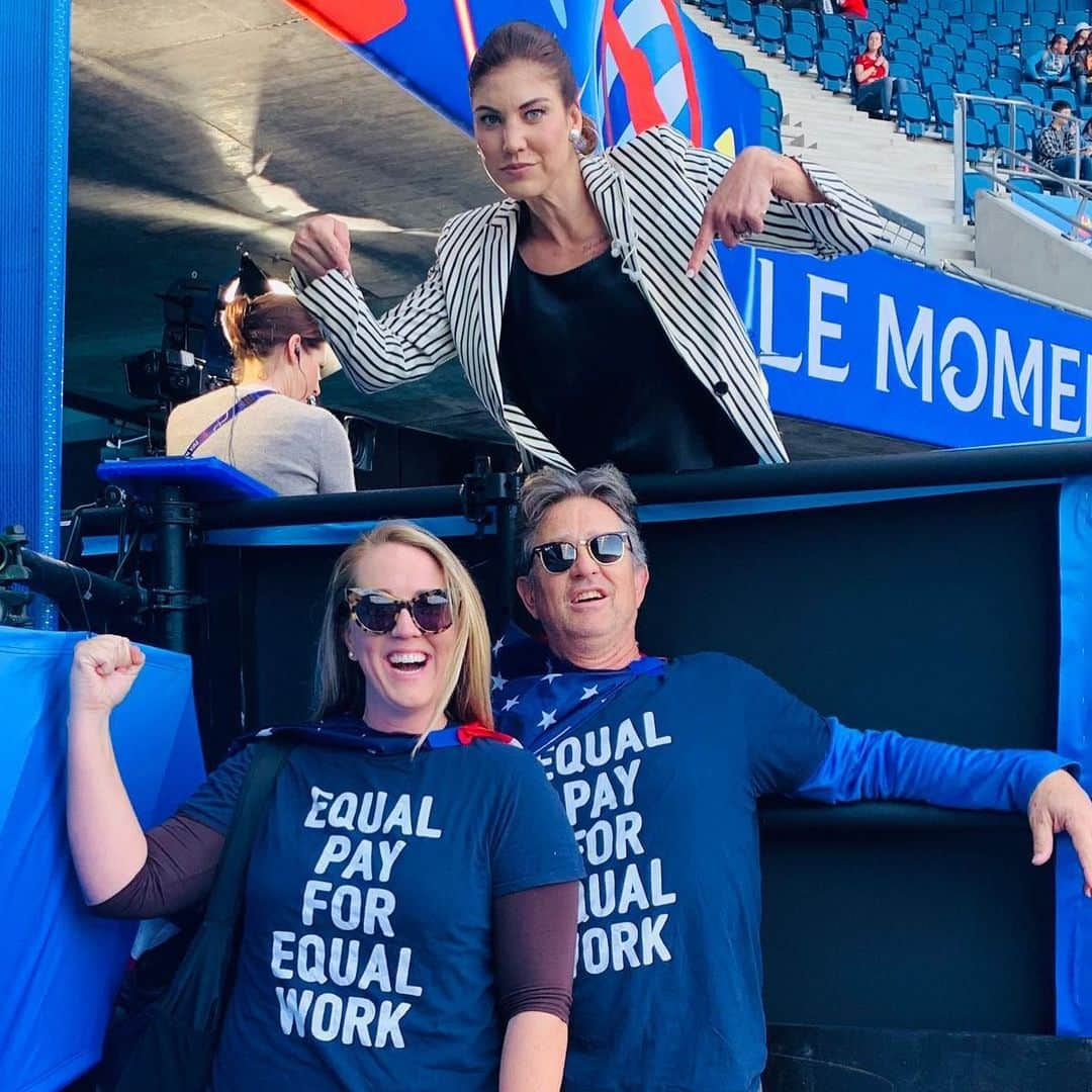 ホープ・ソロさんのインスタグラム写真 - (ホープ・ソロInstagram)「✊✊✊ #ChangeTheGame」6月21日 3時34分 - hopesolo