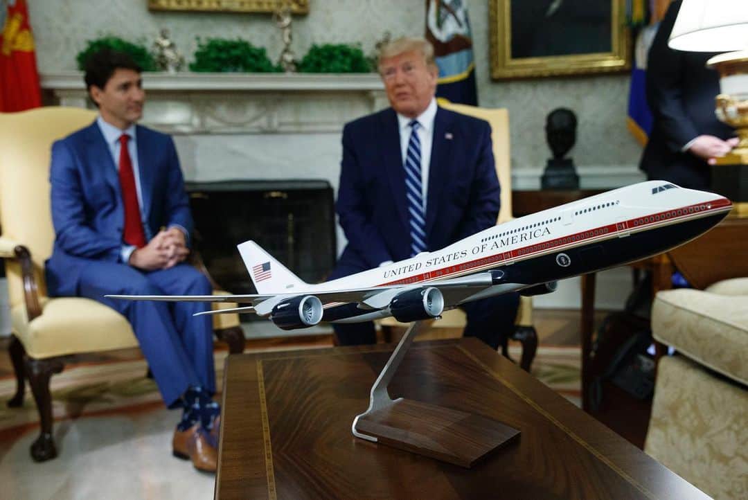 NBC Newsさんのインスタグラム写真 - (NBC NewsInstagram)「A model of the new Air Force One design sits on a table during a meeting between President Trump and Canadian PM Trudeau. . 📷 @evanvucci / @apnews」6月21日 3時35分 - nbcnews