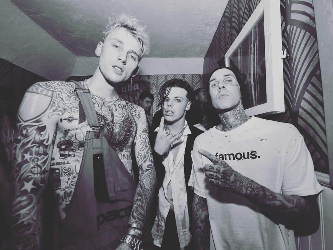 トラヴィス・バーカーさんのインスタグラム写真 - (トラヴィス・バーカーInstagram)「About last night.... @machinegunkelly @YungBlud #ITHINKIMOKAY」6月21日 3時55分 - travisbarker