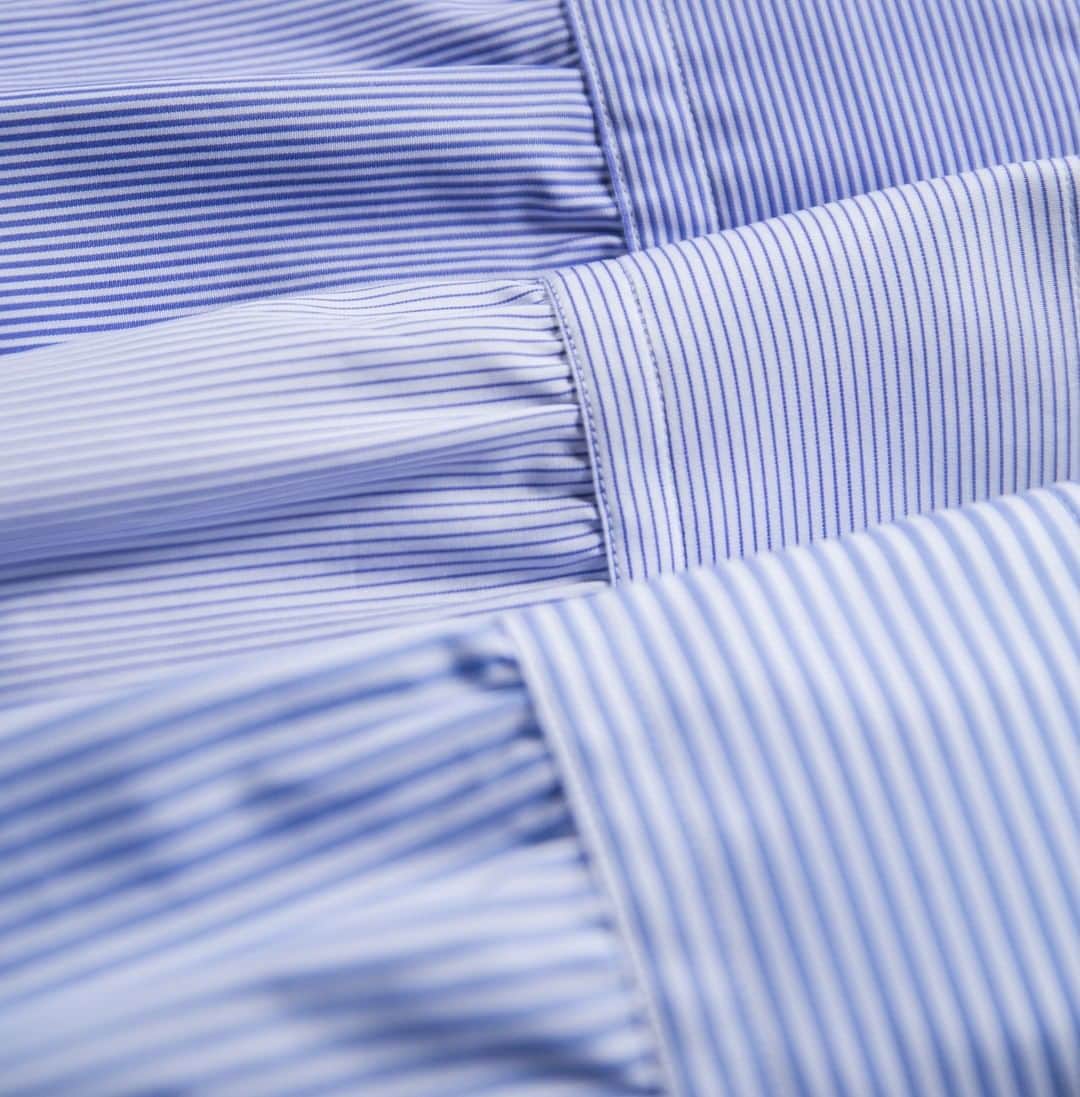 ターンブル&アッサーさんのインスタグラム写真 - (ターンブル&アッサーInstagram)「A blue striped shirt is an absolute staple for any wardrobe. Timeless and elegant in style, our wide range will ensure you find the perfect one for you. Choose your preferred shirt fits, collars and cuffs as part of our ready-to-wear range, with over twenty variations available online and in-store. Shop now using the link in our bio. #turnbullandasser #turnbull_asser #shirtmaker #jermynstreet #menswear #fashion #newyork #craftsmanship #london #royalwarrant #giftsforhim #heritagebrand #britishheritage」6月21日 4時01分 - turnbull_asser