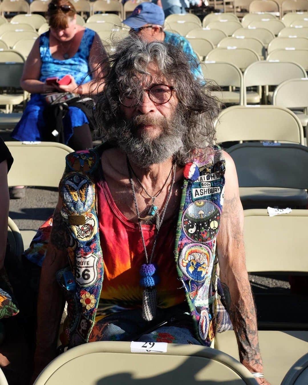 GQさんのインスタグラム写真 - (GQInstagram)「We sent @MisterMort, our official real style documentarian, to The Gorge in Washington where @deadandcompany played two nights earlier this month. See all the wildest #Deadhead style he captured at the link in bio.🌹🌀 #deadandcompany #gratefuldead」6月21日 4時17分 - gq