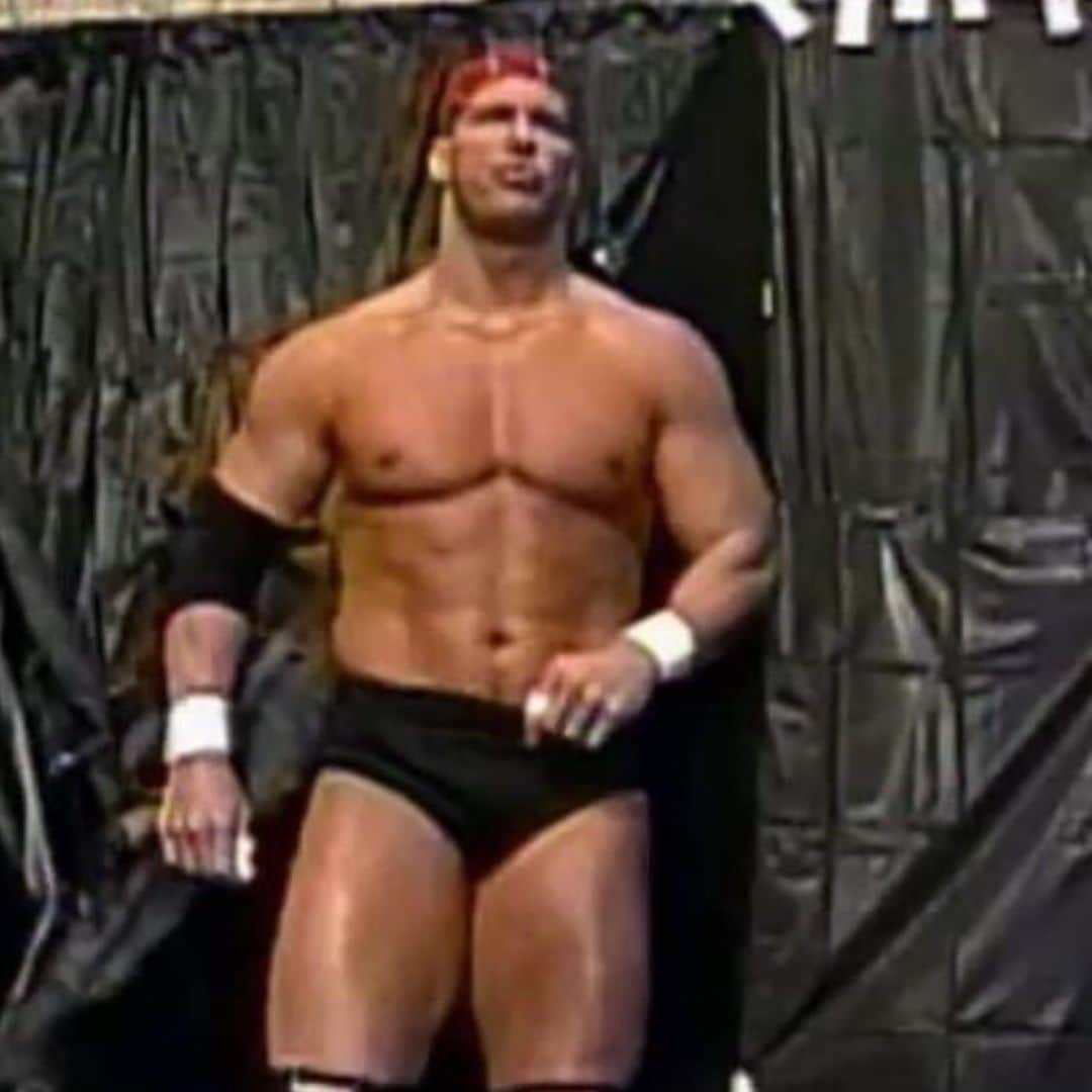 ストーン・コールド・スティーブ・オースチンのインスタグラム：「Didn’t get the Iconic skull cap in the first post. At ECW I was trying/experimenting with a few different looks, along with regaining my confidence after a tricep reattachment. And also to ‘find myself’ as a Pro Wrestler. The ECW locker room was instrumental in helping me grow, along w Paul Heyman. That was crazy and very competitive atmosphere and helped me find who I was in the business. And that guy would end up being Stone Cold Steve Austin. And that’s the bottom line. #prowrestling」