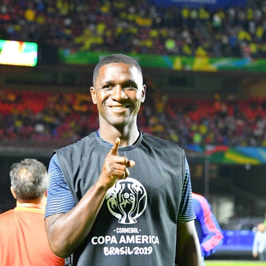 クリスティアン・サパタのインスタグラム：「Estamos más fuertes que nunca vamos🇨🇴👊🏿😁❤」