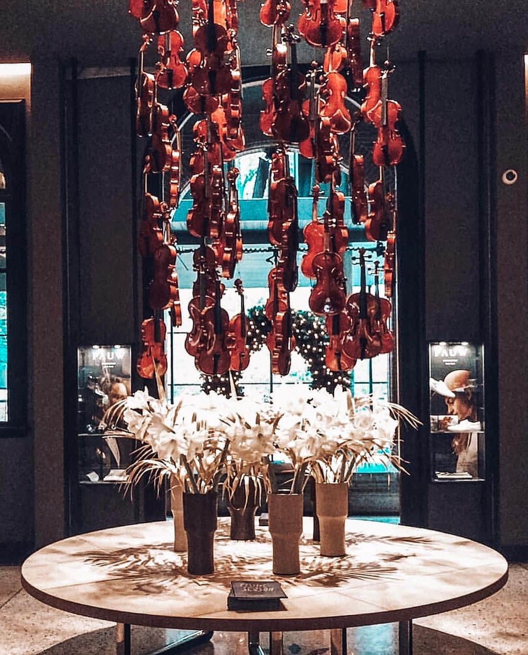 Aylen Aのインスタグラム：「Love this decor ❣️」