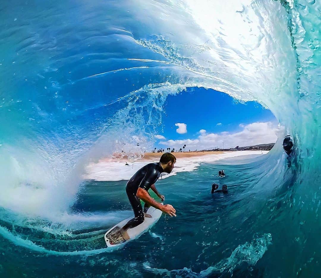 Robbie Crawfordさんのインスタグラム写真 - (Robbie CrawfordInstagram)「Throwback to catching angles at Sillys last summer with @robosurfboards #GoProFusion #360 #GoPro #frameGrab」6月21日 10時11分 - robbiecrawford