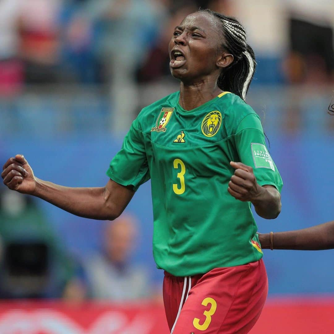 FIFAワールドカップさんのインスタグラム写真 - (FIFAワールドカップInstagram)「Elles l’ont fait ! 🇨🇲 They’ve done it! #Cameroon Late drama #FIFAWWC #DareToShine #Montpellier #France」6月21日 4時57分 - fifaworldcup