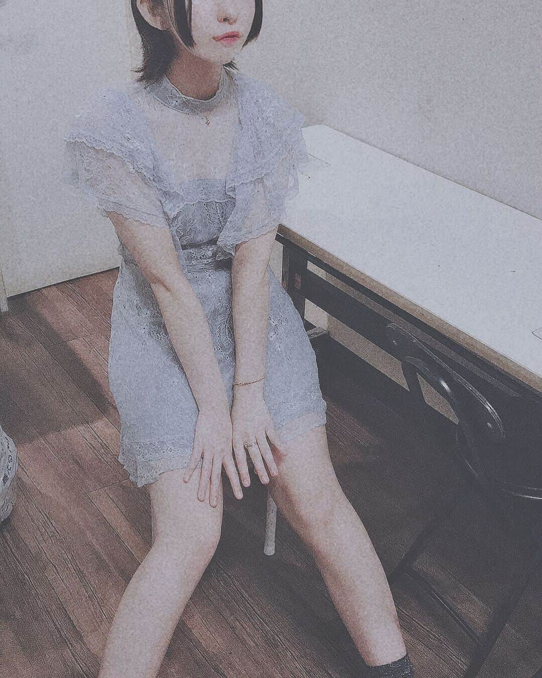 東雲れいかのインスタグラム：「‪無かった事にはしないです。‬ ‪みんなと全てありきで進みます。‬ ‪例え違った道でも、全てありきリアルに進んでいくからこそグループなんだと思います。‬ ‪建前の言葉は要らない気がしました。‬ ‪生きてたら色々あります。振り返った時にあの試練が私を成長させてくれたと思えるように毎日進みます。  ありがとう‬  いっつも写真撮ってくれてたんだよね。 これ、舞台の千秋楽から渋谷テイクオフのライブ急いで間に合うからって行った時の6/16の写真。 本当にあの時、ライブ間に合って良かった。 一緒にライブ出来て良かった。 あーくそ、、、さみしいな  がんばるしかないじゃんね。」
