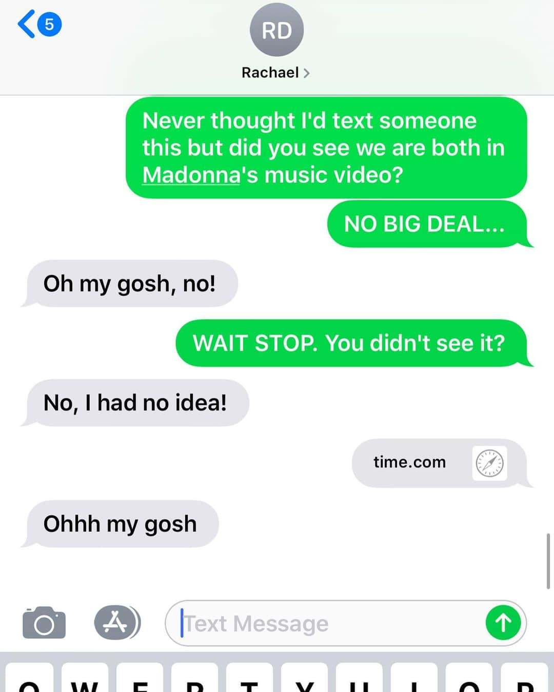 アリー・レイズマンさんのインスタグラム写真 - (アリー・レイズマンInstagram)「Just another typical texting conversation 😂 @rachaeldenhollander  THANK YOU @madonna & @time for including us in the “I Rise” music video. I am deeply honored. I will never forget this moment. Thank you ❤️ P.S. I am so glad I texted Rachael because she hadn’t heard the exciting news 😋」6月21日 5時08分 - alyraisman