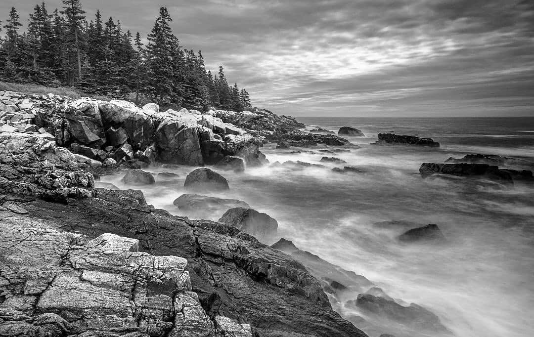 Ricoh Imagingさんのインスタグラム写真 - (Ricoh ImagingInstagram)「Posted @withrepost • @frankleeruggles I often say there is no such thing as bad weather, there are merely different kinds of weather. I encountered an incoming storm in Acadia National Park this past weekend and decided to try to capture the drama of the incoming storm with a 6 second exposure at the very southern tip of the island as the waves began beating against the shore, they over-lapped each other on the photograph, creating a ghostly foggy look.  This isn't what it looked like to stand on thise rocks, but this is what it FELT like.  #acadianationalpark @acadianps #pentax645z #pentax645ambassador @ricohpentax @ricohusa  @nationalparktrust @nationalparkgeek #national_park_photography #nationalparksoutdoor #earthpix @nationalparkservice  @usinterior #NPGeekAmbassador #maine #bnw #blackandwhitephotography #blackandwhitephoto #visitmaine  #optoutside #nationalparkgeek #photography #landscapephotography  #nature @natgeo #insta #instagood10k #outdoorphotomag #nationalparks #stormyweather #storm  #traveldestinations #travelphotography #mediumformat #instaphoto #instagram #chasingthelight #79yearsproject」6月21日 5時20分 - ricohpentax