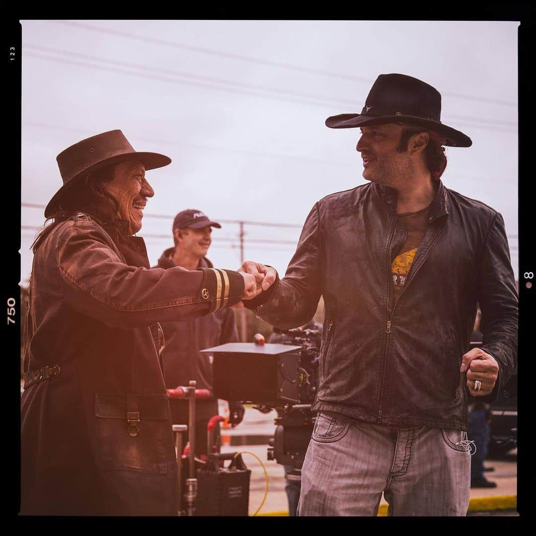 ダニー・トレホさんのインスタグラム写真 - (ダニー・トレホInstagram)「Wishing my primo Robert Rodriguez a Happy Birthday! . . . #robertrodriguez #happybirthday #birthday」6月21日 5時23分 - officialdannytrejo