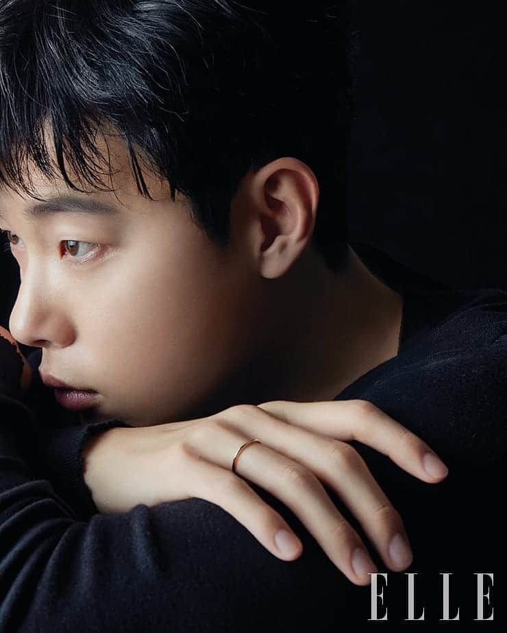 のインスタグラム：「Ryu JunYeol @ryusdb 💚 For ELLE Korea Magazine May Issue (Behind) . . . . . .  #류준열 #RyuJunYeol#koreanboy #kactor #koreandrama #koreanactor #맞팔 #셀스타그램 #셀카 #얼스타그램 #데일리 #선팔 #인스타그램  #l4l #f4f  #like4like  #おしゃれ #オシャレ #いいね返し #フォロー #韓国人 #韓国 #セルカ #自撮り #ファッ」